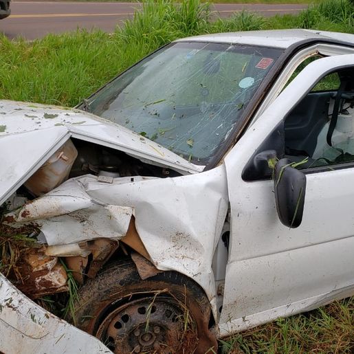 Condutora sofre ferimentos em saída de pista na SC 386
