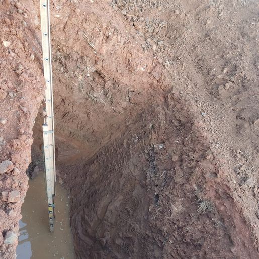 Homem sofre fraturas ao cair em buraco no centro de São Miguel do Oeste