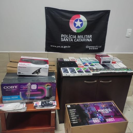 Polícia Militar Rodoviária apreende carro carregado com mercadoria de descaminho