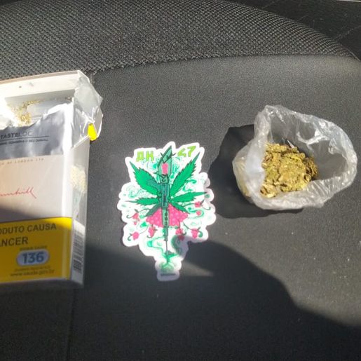 Polícia flagra homem com maconha dentro do carro em Mondaí