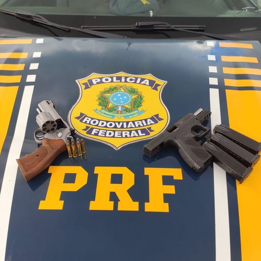 PRF apreende pistola, revólver e munições na BR-282 em Chapecó