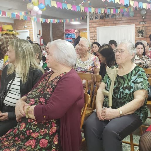 Assistência Social promove Festa Junina para grupos de idosos em Tunápolis
