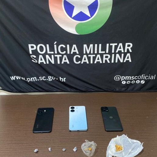 Homem e mulher são presos por tráfico de drogas em Maravilha