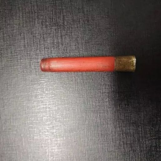 Jovem atira no pai após golpes de facão durante festa para celebrar saída da prisão em SC