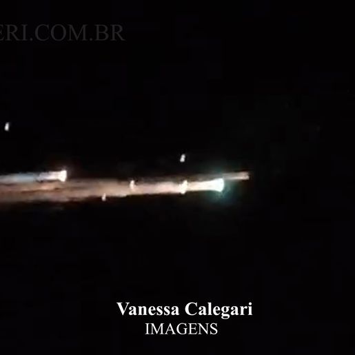 Moradores da região filmam objeto brilhante no céu; confira vídeos