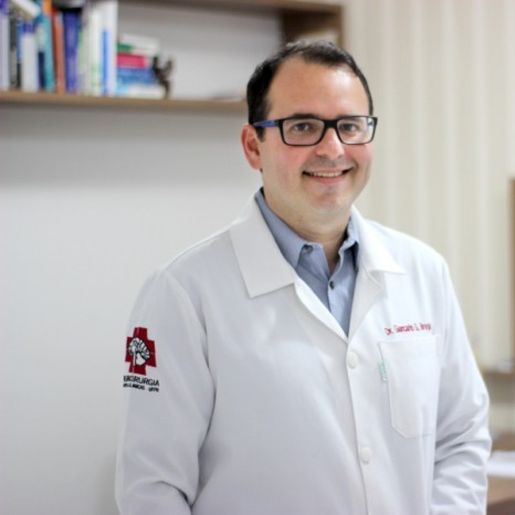 Hospital CasaVitta sedia primeira cirurgia endoscópica de coluna na região