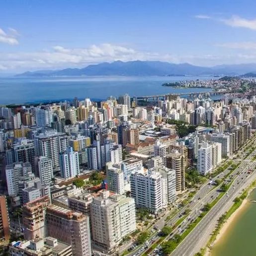 Criminosos amarram casal e roubam cobertura de luxo em SC