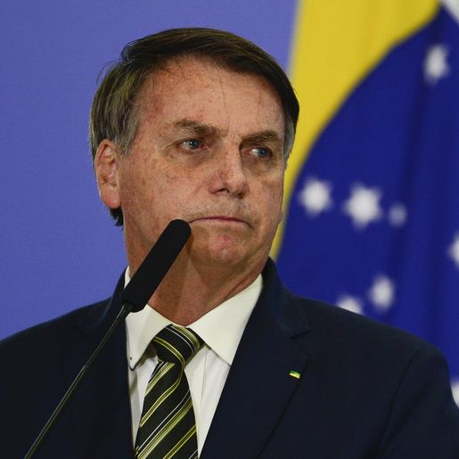 Bolsonaro deixa Alvorada e volta a despachar do Planalto após 20 dias