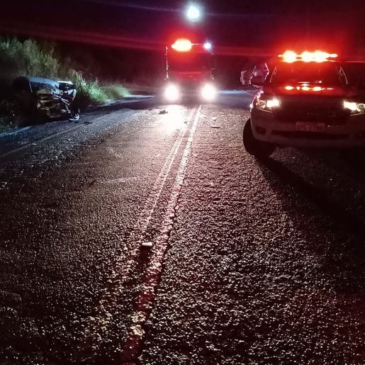 Homem morre em colisão frontal entre carro e caminhão na SC 163