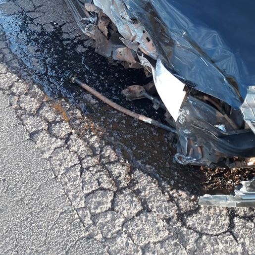 Veículos colidem na SC-305