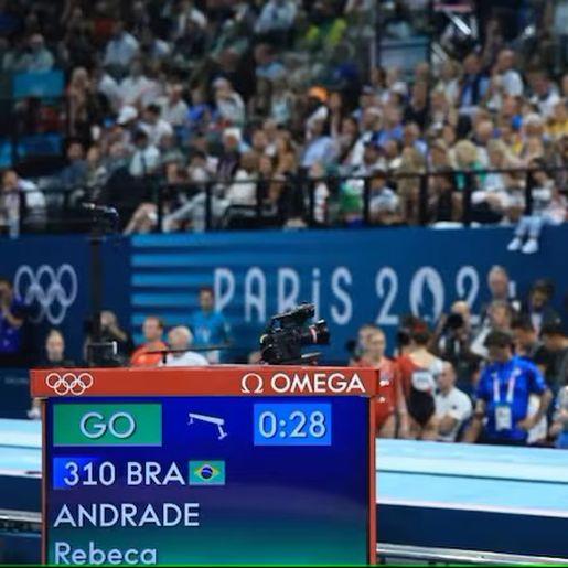 Com prata no geral, Rebeca vira a brasileira com mais medalhas