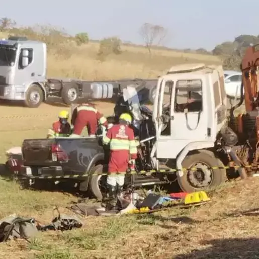 Morador de São Miguel do Oeste e seu filho morrem em grave acidente no MS