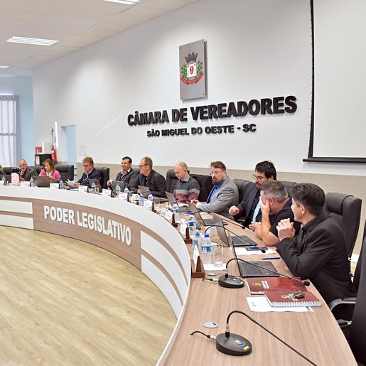 Após polêmica, polícia e discussão vereadores aprovam projeto que trata sobre locação de sepulturas