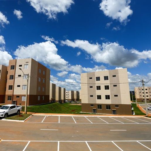 Meta do governo é contratar 2 milhões de moradias populares até 2026