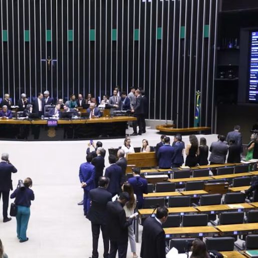 Aprovação do Orçamento 2025 libera reajuste de servidores e novo ‘Enem dos Concursos’