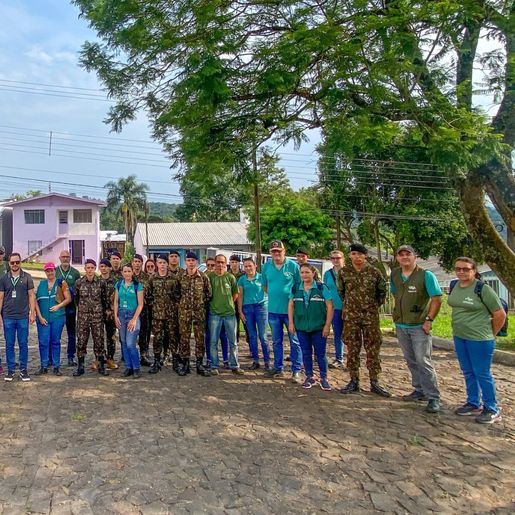 Município e 14º RCMec realizam força-tarefa de combate à dengue no bairro Andreatta