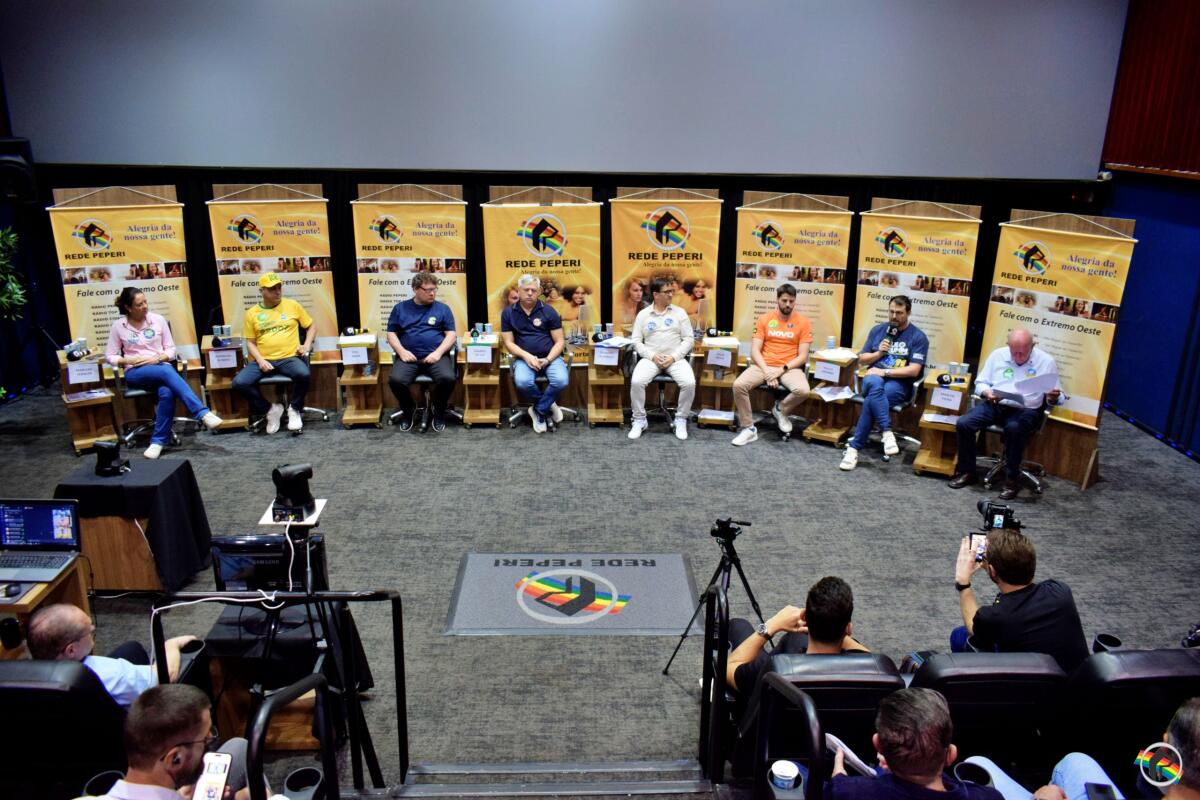 Oito candidatos a deputado estadual apresentam propostas em debate da Peperi
