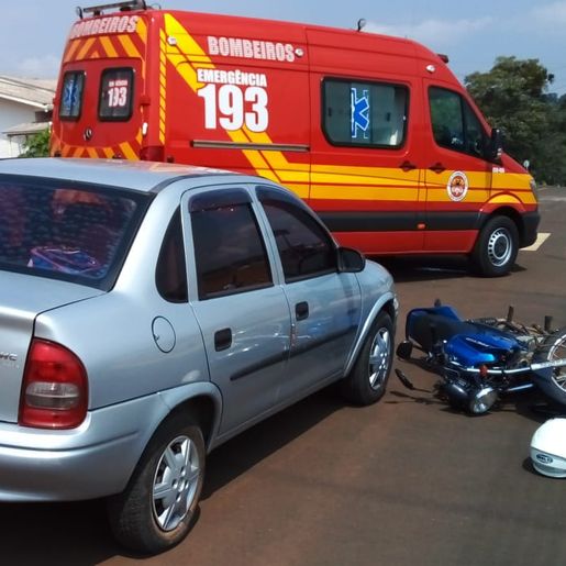 Homem fica ferido em colisão de carro e moto, em Iporã do Oeste