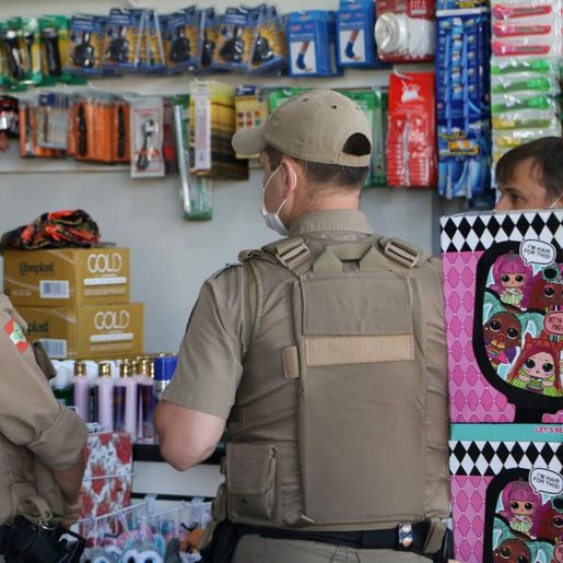 Polícia Militar fiscaliza medidas de enfrentamento ao covid-19 na região