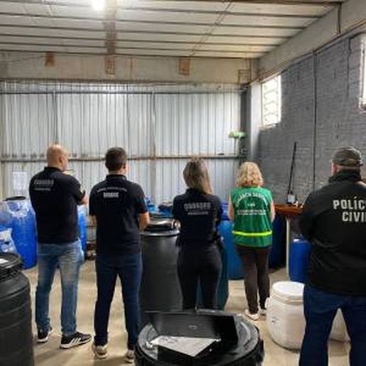 Força-tarefa apreende 2,5 toneladas de tripas com selo do serviço de inspeção falsificado