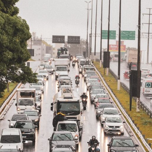 Feriadão de Corpus Christi tem alerta para chuvas intensas com temporais em SC