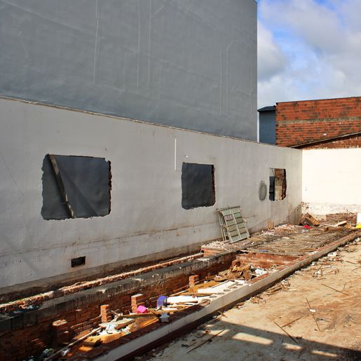 Strike final: prédio do Bolão do Pubi é demolido no centro de SMO