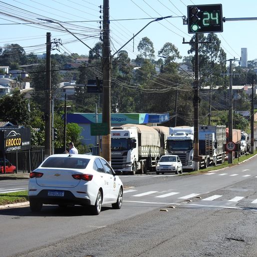 Novos semáforos da Willy Barth entram em operação; saiba mais