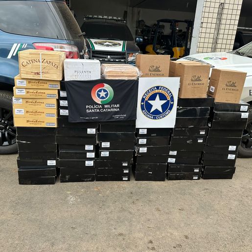 Operação em Dionísio Cerqueira apreende 309 garrafas de vinho estrangeiro