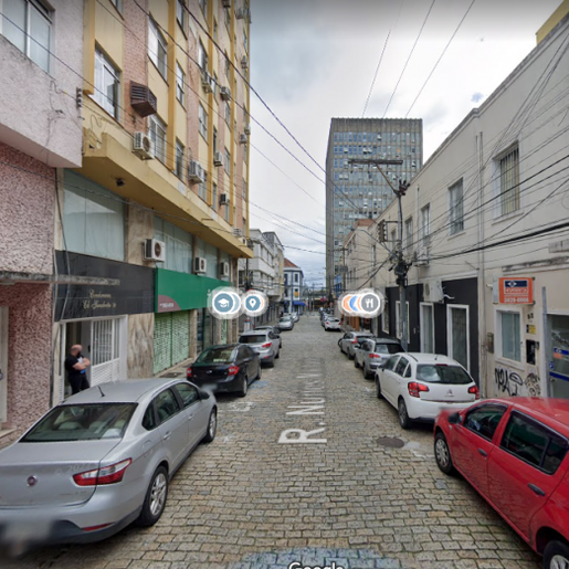 Mulher ouve barulho, se depara com invasor e mata homem em SC