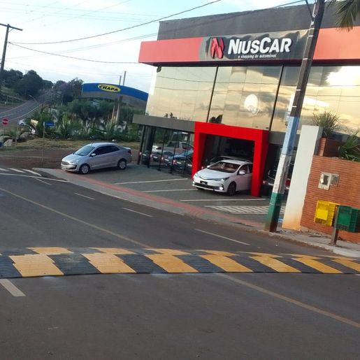 Urbanismo instala lombadas físicas em três ruas de Iporã do Oeste