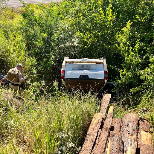 Homem fica ferido em capotamento de veículo na BR-282