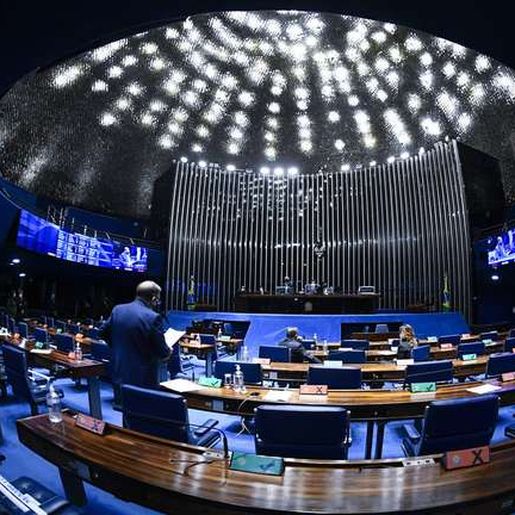 Senado aprova PL que aumenta pena para injúria racial