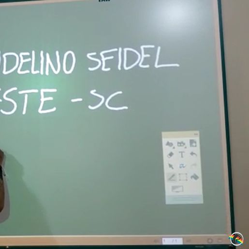 Escola de Iporã do Oeste é contemplada com kits de lousas digitais