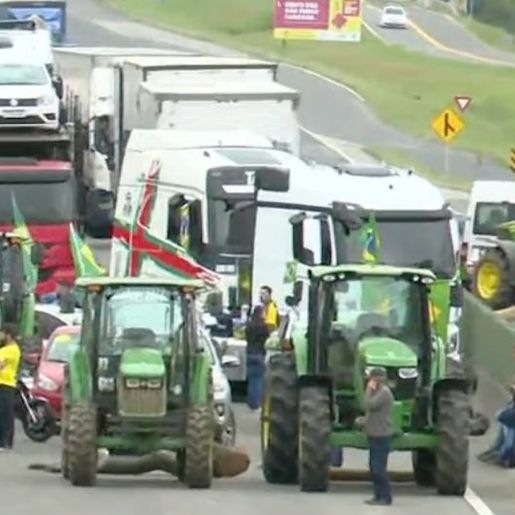 Manifestantes fazem bloqueio em rodovias de Santa Catarina