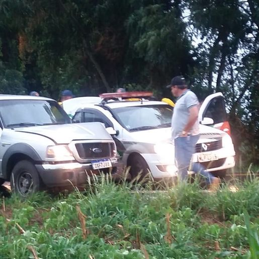 Colisão entre veículo e viatura da PM é registrada na SC 163