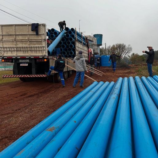 SEMAE recebe 400 metros de tubos para melhorias na rede adutora