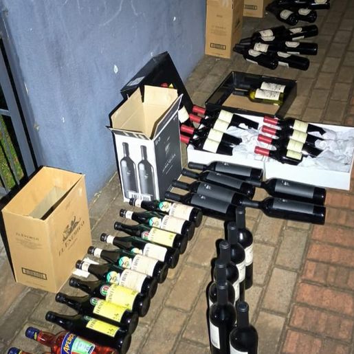 Homem é flagrado com bebidas argentinas sem nota fiscal em SC-492