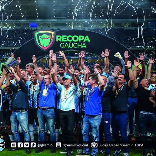 VÍDEO: Em estreia de Suárez, Grêmio goleia e conquista Recopa Gaúcha