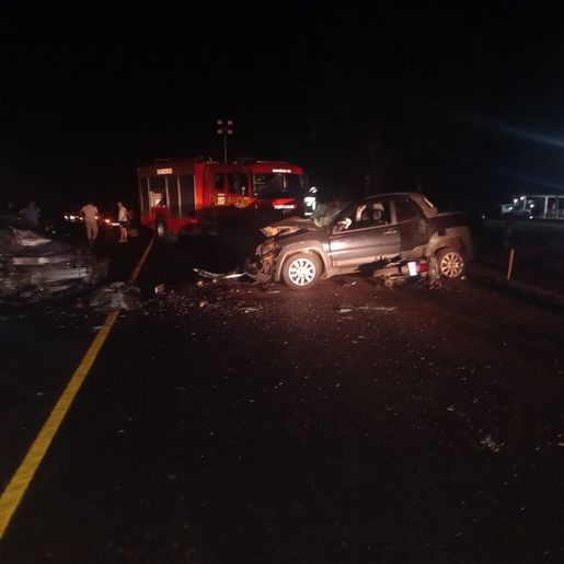 Colisão frontal na SC-283 deixa quatro pessoas feridas em Palmitos