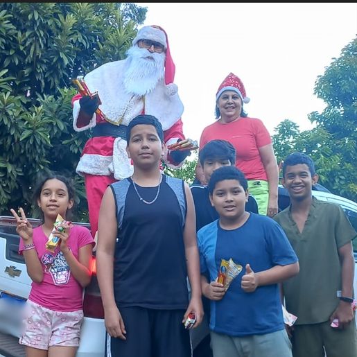 Natal Feliz das Crianças, da Família Feller, entrega doces para mais de 200 crianças