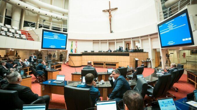 Reajuste do salário mínimo regional é aprovado na Alesc
