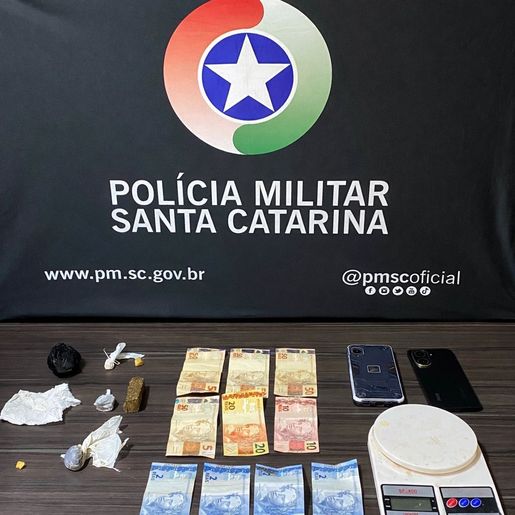 Casal é preso por tráfico de drogas após denúncia de usuário em Maravilha