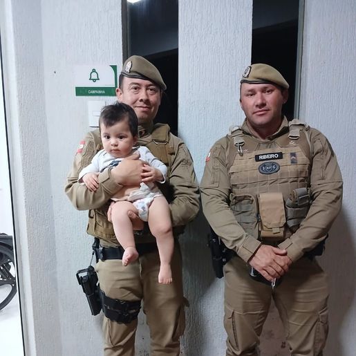 PM de Campo Erê salva bebê de 8 meses inconsciente após queda do sofá