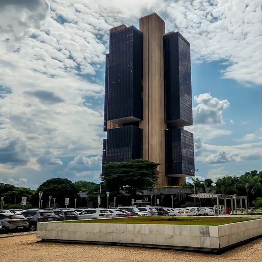 Copom eleva juros básicos da economia para 14,25% ao ano