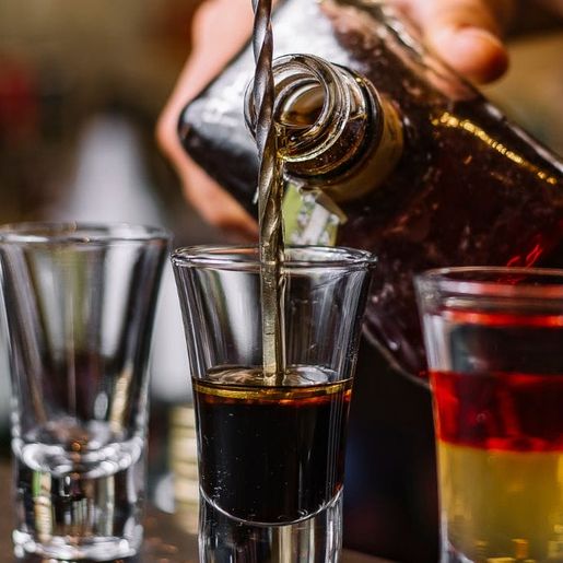 Suposta fábrica clandestina de SC é alvo da PF em operação contra metanol