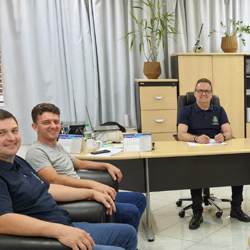 Prefeito em exercício de Mondaí e lideranças discutem estratégias para a gestão 2025/2028