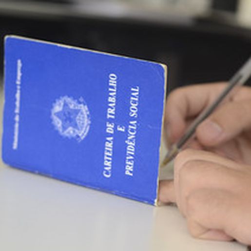 SC abriu 62,6 mil empregos formais em 2023