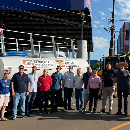 Prefeitura de Guaraciaba compra novos caminhões e máquinas