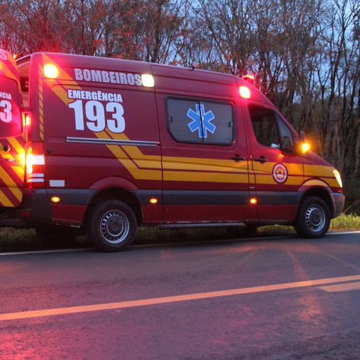 Motociclista sofre queda na BR-163