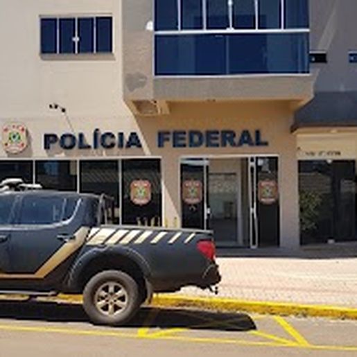 PF acompanha ingresso de estrangeiros pela aduana de Dionísio Cerqueira